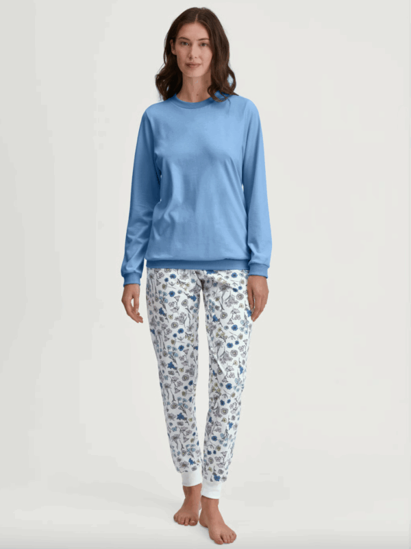 Pyjama avec bords élastiques Calida Flower Nights en coloris Riviera Blue