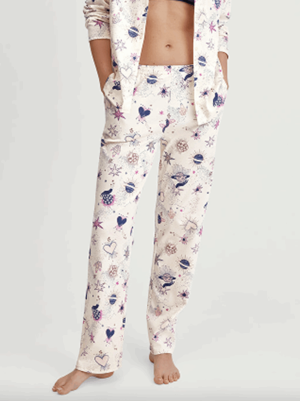 Pyjama Calida Favourites Universe en coloris Charm Cream – T-shirt manches longues à boutons & bas avec poches – Image 9