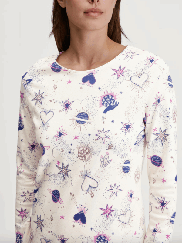 Chemise de nuit manches longues Calida Favourites Universe en coloris Charm Cream – Image 3